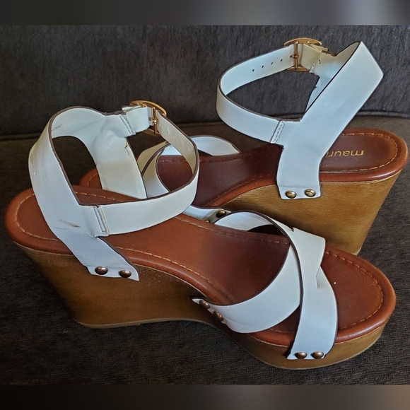 Wedge - Picture 2 of 3